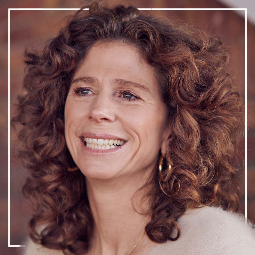Meer informatie over dagvoorzitter Barbara Barend