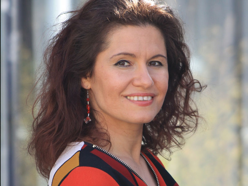 Maria Genova boeken als spreker doe je bij Het Sprekersbureau. Maria Genova boeken als spreker doe je bij Het Sprekersbureau.